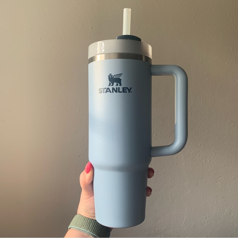 Like New - Stanley 30oz Quencher H2.0 Tumbler- Chambray